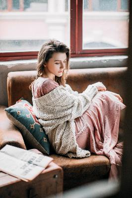 他的巨物撑开她的花缝的导演是谁